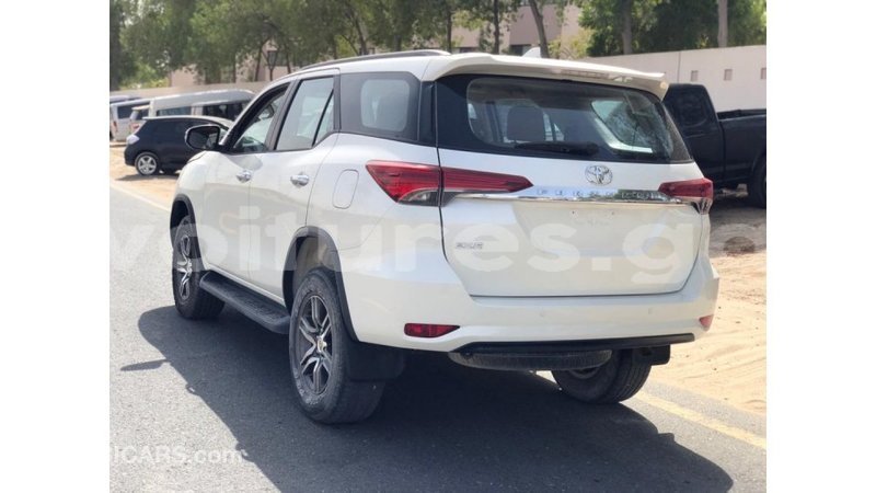 Big with watermark toyota fortuner estuary import dubai 7118