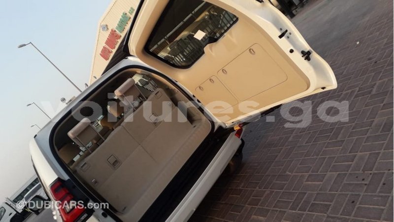 Big with watermark toyota prado estuary import dubai 7119