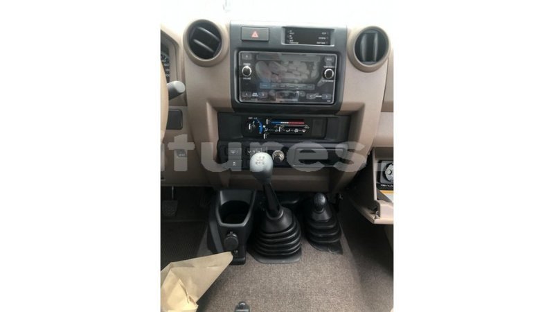 Big with watermark toyota land cruiser estuary import dubai 7120