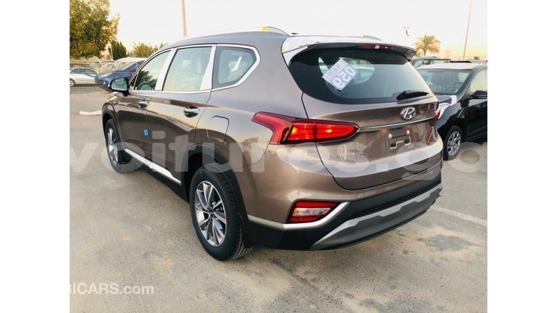 Big with watermark hyundai santa fe estuary import dubai 7123