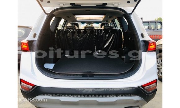 Sayi Imported Hyundai Santa Fe White Mota in Import - Dubai a estuary Sayi Imported Hyundai Santa Fe White Mota in Import - Dubai a estuary