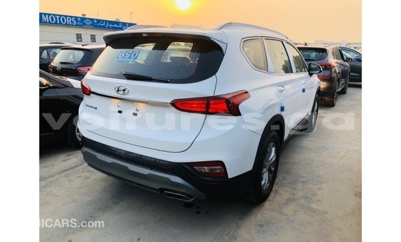 Sayi Imported Hyundai Santa Fe White Mota in Import - Dubai a estuary Sayi Imported Hyundai Santa Fe White Mota in Import - Dubai a estuary