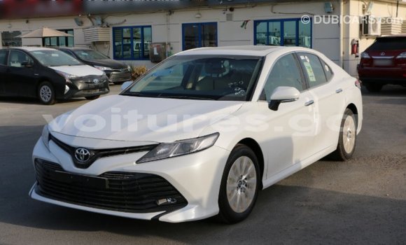 Acheter Import Voiture Toyota Camry Blanc à Import - Dubai, Estuaire Acheter Import Voiture Toyota Camry Blanc à Import - Dubai, Estuaire