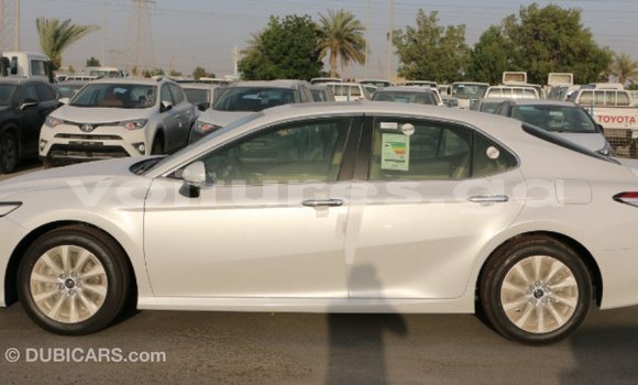 Acheter Import Voiture Toyota Camry Blanc à Import - Dubai, Estuaire Acheter Import Voiture Toyota Camry Blanc à Import - Dubai, Estuaire