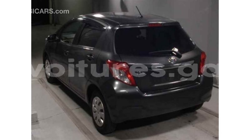 Big with watermark toyota vitz estuary import dubai 7130