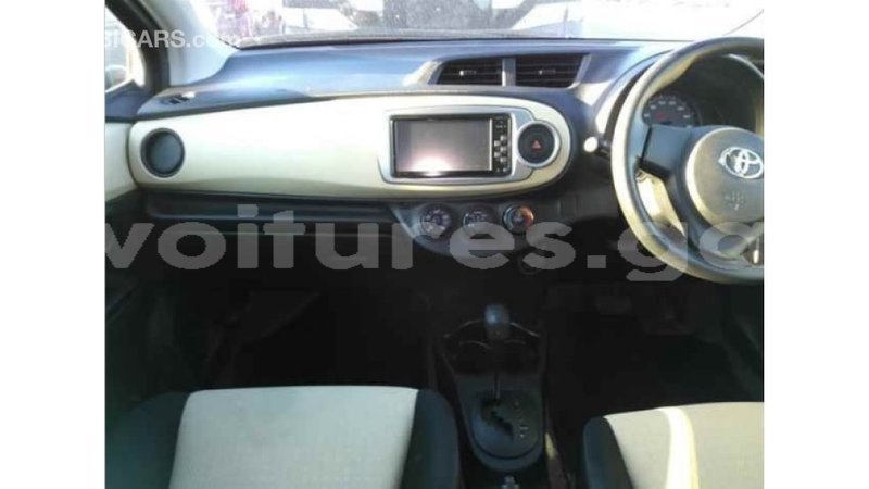 Big with watermark toyota vitz estuary import dubai 7130