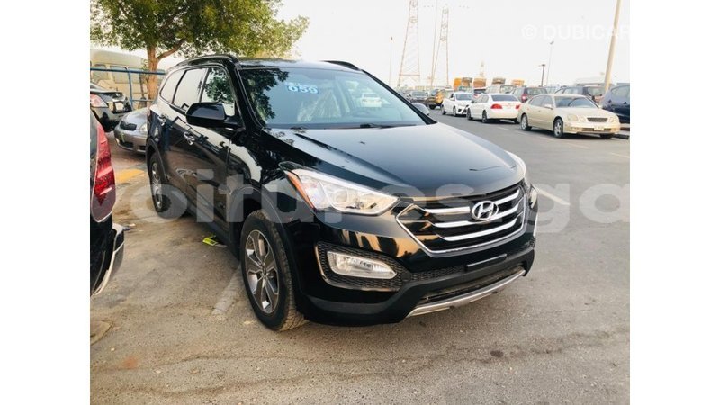 Big with watermark hyundai santa fe estuary import dubai 7135