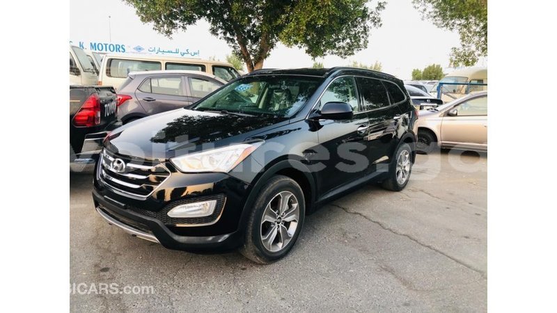 Big with watermark hyundai santa fe estuary import dubai 7135