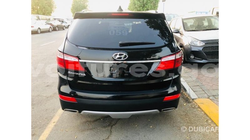 Big with watermark hyundai santa fe estuary import dubai 7135