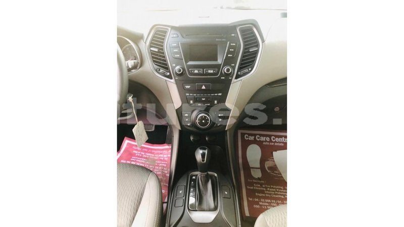 Big with watermark hyundai santa fe estuary import dubai 7135