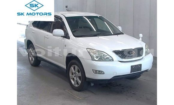 Acheter Import Voiture Toyota Harrier Blanc à Import - Dubai, Estuaire