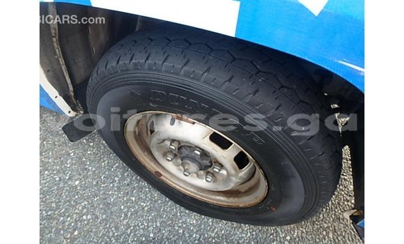 Acheter Import Voiture Nissan Caravan Blanc à Import - Dubai, Estuaire Acheter Import Voiture Nissan Caravan Blanc à Import - Dubai, Estuaire