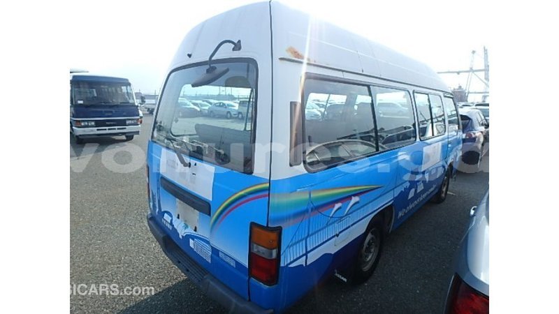 Big with watermark nissan caravan estuary import dubai 7142