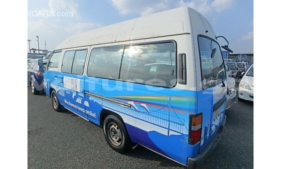 Acheter Import Voiture Nissan Caravan Blanc à Import - Dubai, Estuaire Acheter Import Voiture Nissan Caravan Blanc à Import - Dubai, Estuaire