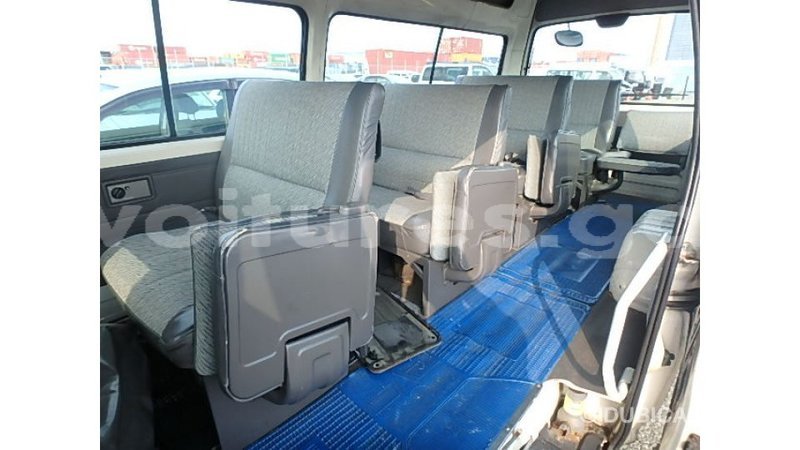 Big with watermark nissan caravan estuary import dubai 7142