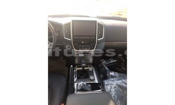 Acheter Import Voiture Toyota Land Cruiser Noir à Import - Dubai, Estuaire Acheter Import Voiture Toyota Land Cruiser Noir à Import - Dubai, Estuaire