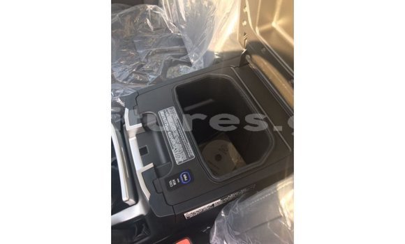 Acheter Import Voiture Toyota Land Cruiser Noir à Import - Dubai, Estuaire Acheter Import Voiture Toyota Land Cruiser Noir à Import - Dubai, Estuaire