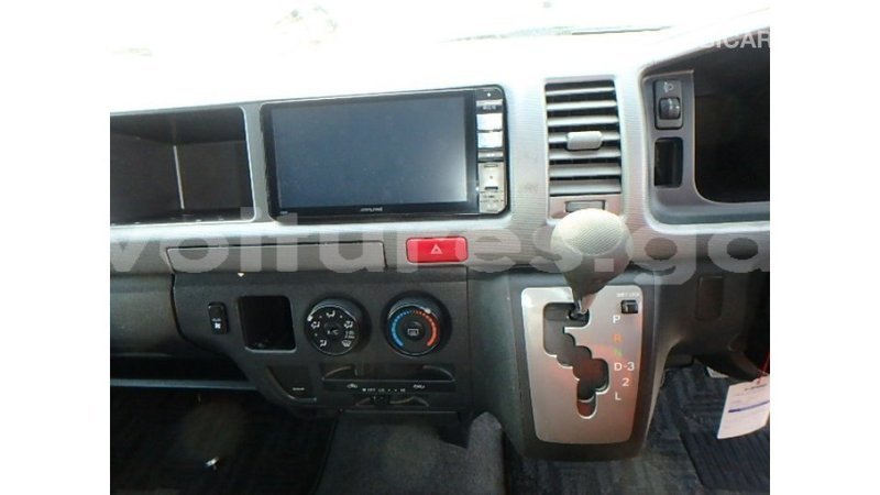 Big with watermark toyota hiace estuary import dubai 7149