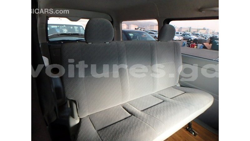 Big with watermark toyota hiace estuary import dubai 7149