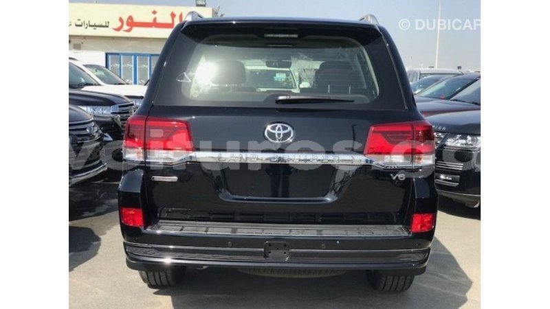 Big with watermark toyota land cruiser estuary import dubai 7151