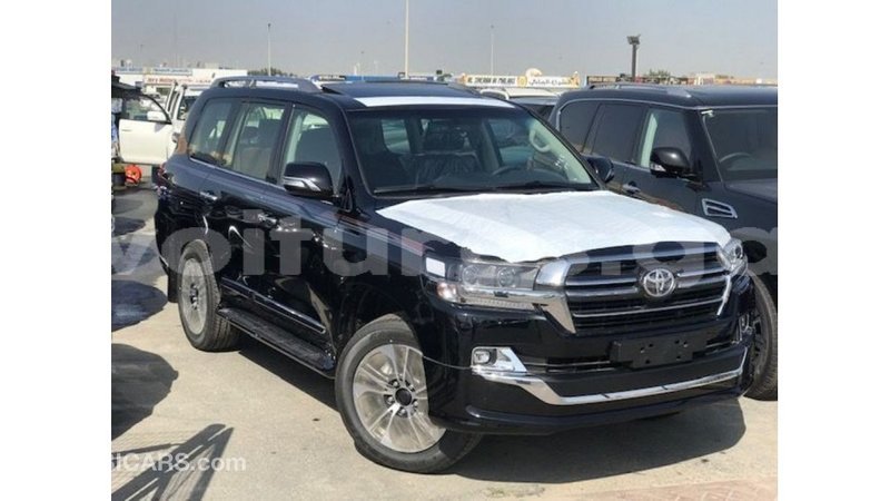 Big with watermark toyota land cruiser estuary import dubai 7151