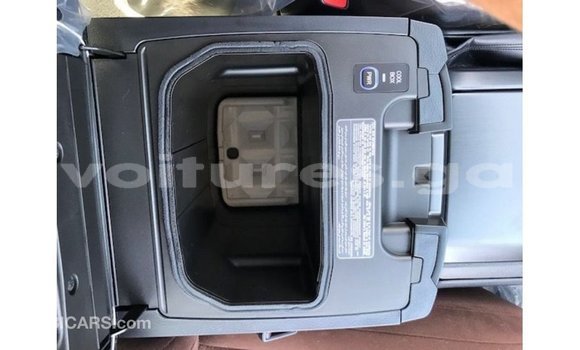 Acheter Import Voiture Toyota Land Cruiser Noir à Import - Dubai, Estuaire Acheter Import Voiture Toyota Land Cruiser Noir à Import - Dubai, Estuaire