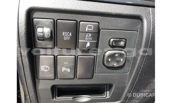 Acheter Import Voiture Toyota Land Cruiser Noir à Import - Dubai, Estuaire Acheter Import Voiture Toyota Land Cruiser Noir à Import - Dubai, Estuaire
