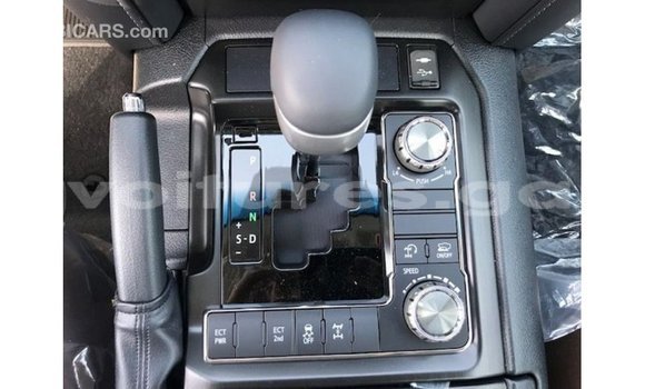 Acheter Import Voiture Toyota Land Cruiser Noir à Import - Dubai, Estuaire Acheter Import Voiture Toyota Land Cruiser Noir à Import - Dubai, Estuaire