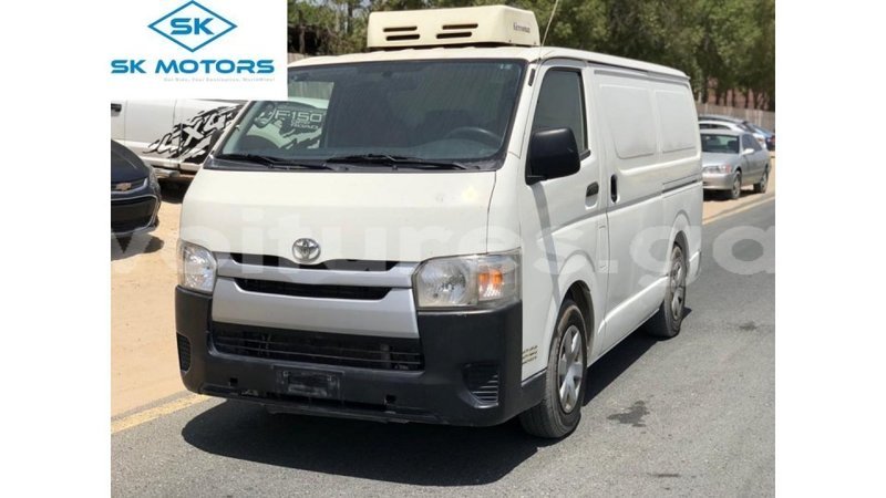 Big with watermark toyota hiace estuary import dubai 7155