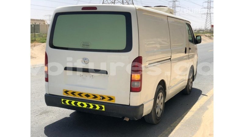 Big with watermark toyota hiace estuary import dubai 7155