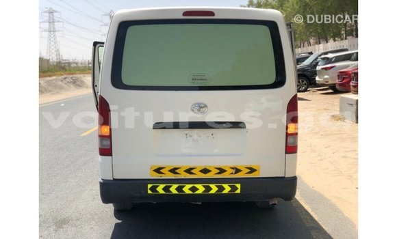 Sayi Imported Toyota Hiace White Mota in Import - Dubai a estuary Sayi Imported Toyota Hiace White Mota in Import - Dubai a estuary