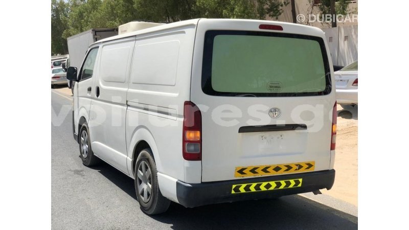 Big with watermark toyota hiace estuary import dubai 7155