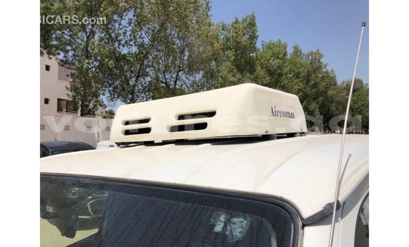 Sayi Imported Toyota Hiace White Mota in Import - Dubai a estuary Sayi Imported Toyota Hiace White Mota in Import - Dubai a estuary