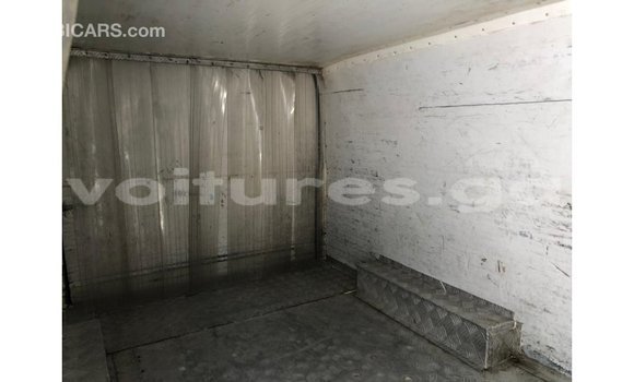 Sayi Imported Toyota Hiace White Mota in Import - Dubai a estuary Sayi Imported Toyota Hiace White Mota in Import - Dubai a estuary