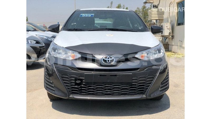 Big with watermark toyota yaris estuary import dubai 7158