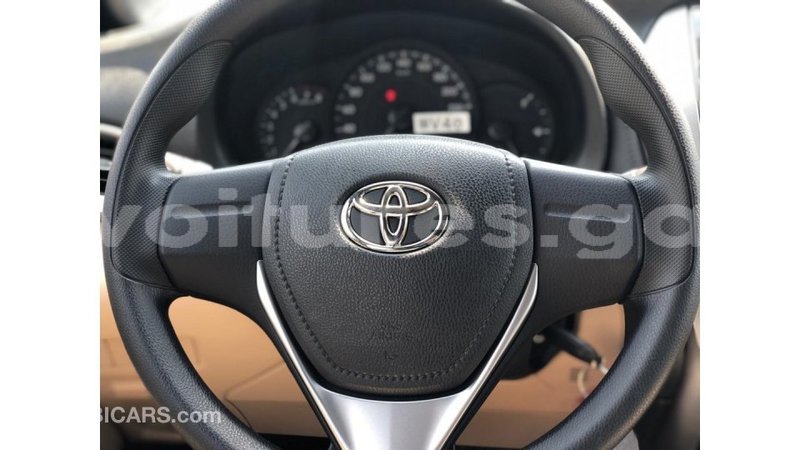 Big with watermark toyota yaris estuary import dubai 7158