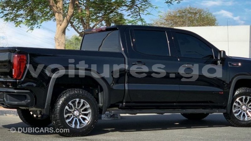 Big with watermark gmc sierra estuary import dubai 7160