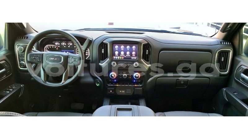 Big with watermark gmc sierra estuary import dubai 7160