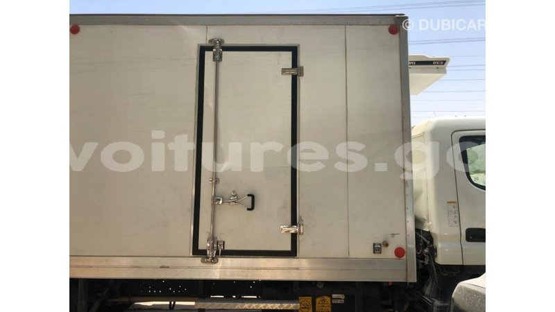 Big with watermark mitsubishi i estuary import dubai 7161