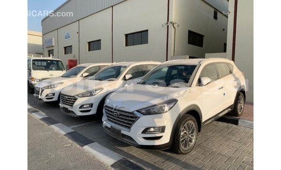 Sayi Imported Hyundai Tucson White Mota in Import - Dubai a estuary Sayi Imported Hyundai Tucson White Mota in Import - Dubai a estuary