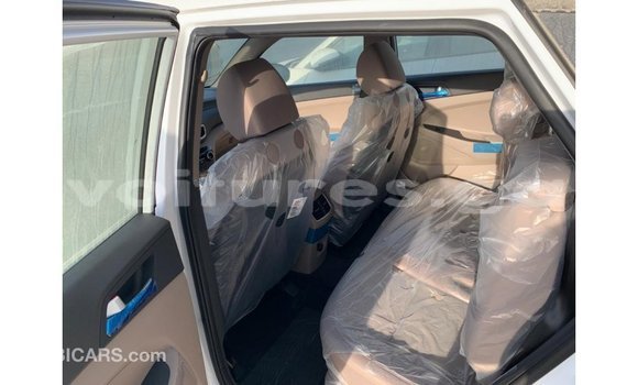 Sayi Imported Hyundai Tucson White Mota in Import - Dubai a estuary Sayi Imported Hyundai Tucson White Mota in Import - Dubai a estuary