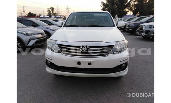 Acheter Import Voiture Toyota Fortuner Blanc à Import - Dubai, Estuaire Acheter Import Voiture Toyota Fortuner Blanc à Import - Dubai, Estuaire