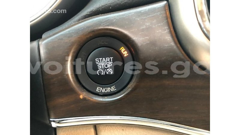 Big with watermark jeep grand cherokee estuary import dubai 7167