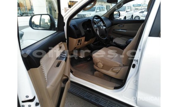 Acheter Import Voiture Toyota Fortuner Blanc à Import - Dubai, Estuaire Acheter Import Voiture Toyota Fortuner Blanc à Import - Dubai, Estuaire