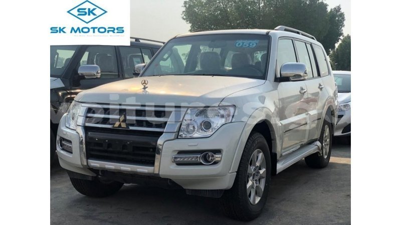 Big with watermark mitsubishi pajero estuary import dubai 7169