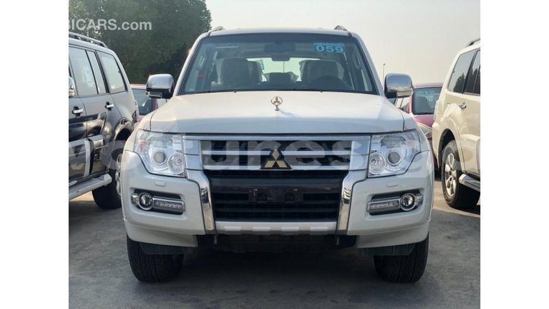 Big with watermark mitsubishi pajero estuary import dubai 7169