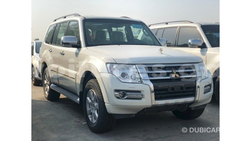 Big with watermark mitsubishi pajero estuary import dubai 7169