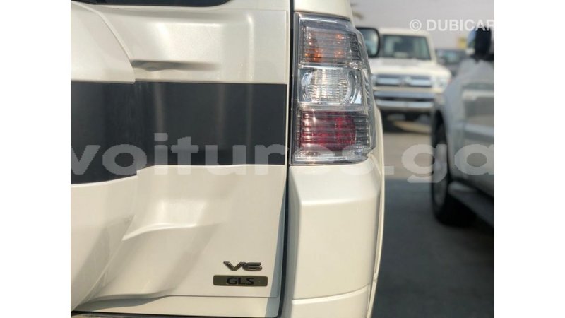 Big with watermark mitsubishi pajero estuary import dubai 7169