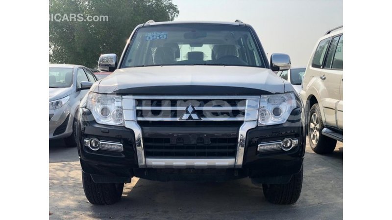 Big with watermark mitsubishi pajero estuary import dubai 7170