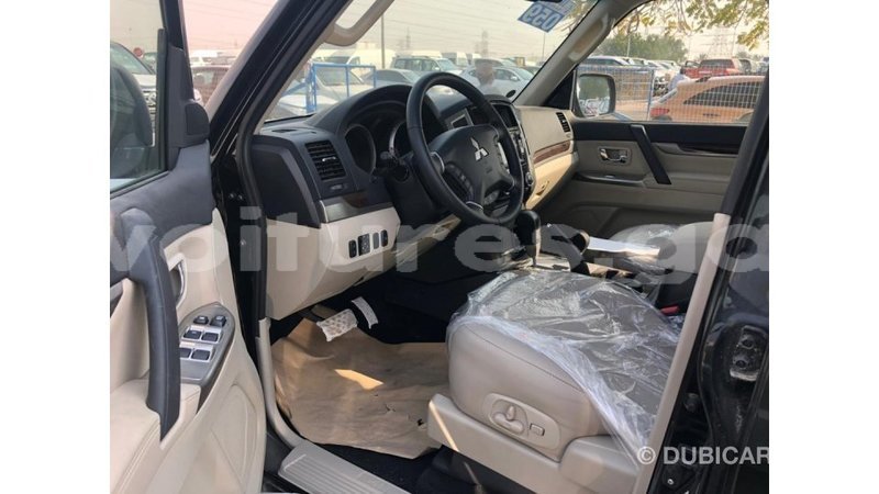 Big with watermark mitsubishi pajero estuary import dubai 7170